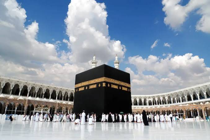 Saudi Arabia includes mandatory daily meal fee in Umrah visa charges