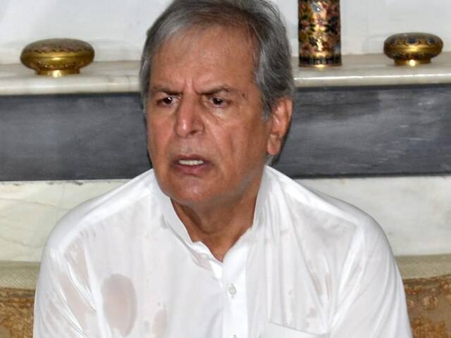 Javed Hashmi faces power theft case in Multan
