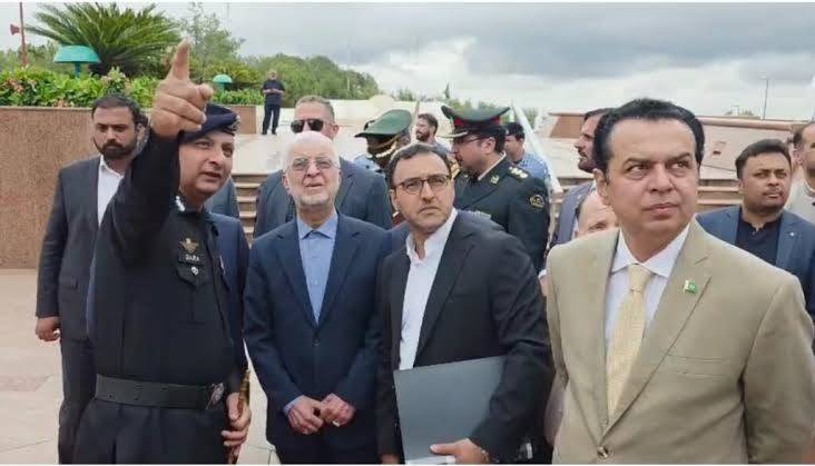 Iranian Interior Minister visits Pakistan Monument, pays tribute to martyrs