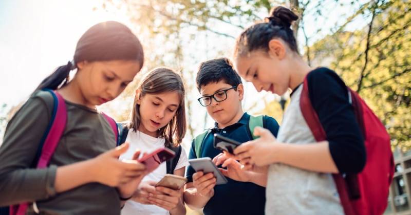 Countries move to ban social media for children