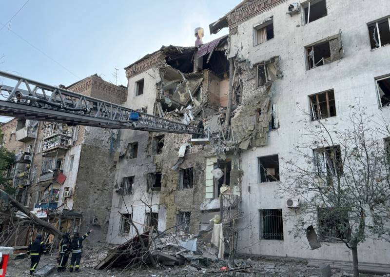 Ukrainian and Russian strikes kill over a dozen civilians