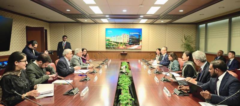 Dar meets ADB Vice President in Manila, discusses cooperation in sustainable growth
