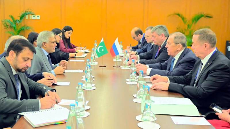 DPM Dar discusses bilateral cooperation with Russian FM in Manila