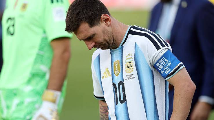 Messi lands in Argentine hometown after World Cup defeat
