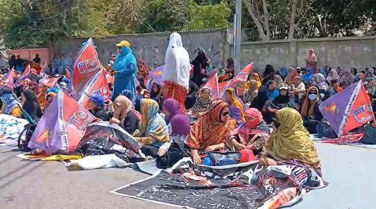 Negotiations between lady health workers and dept fail