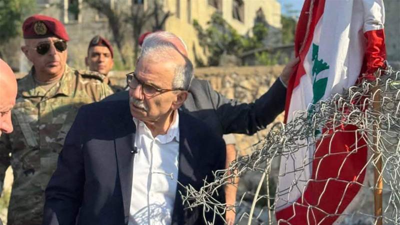 Lebanon PM says Beirut working for 'complete Israeli withdrawal'