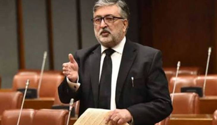  Senator Kamran Murtaza raises concerns over petrol price proposal 