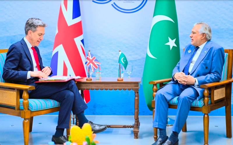 Ishaq Dar, UK foreign secy discuss regional, international developments