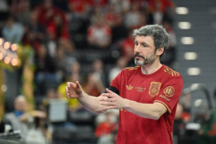 Dutchman van Bommel appointed new Belgium football coach