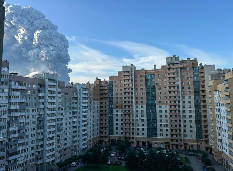 At least 17 killed in Russian and Ukrainian long-range strikes