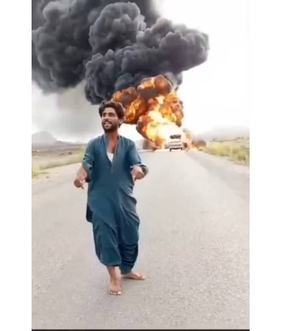 Miscreants set oil-laden vehicle of Baloch citizen on fire in Khuzdar, victim seeks justice