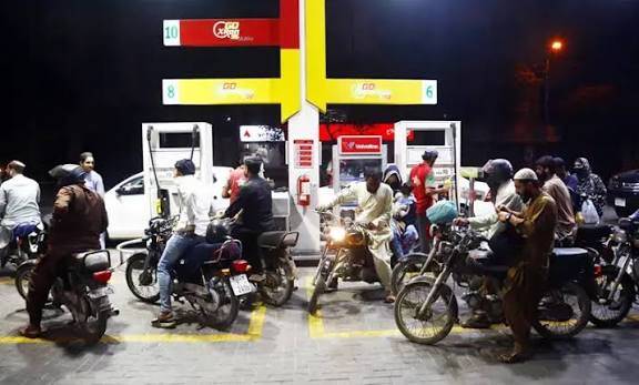 Petrol pump owners withdraw strike call