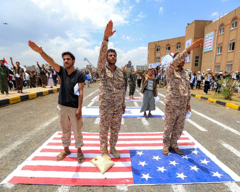 Houthis target Saudi oil as new Middle East front