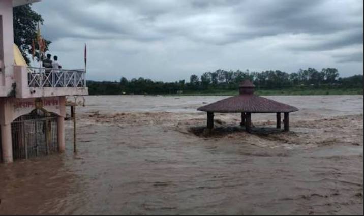 Heavy rains buffet Punjab cities as death toll rises to 27