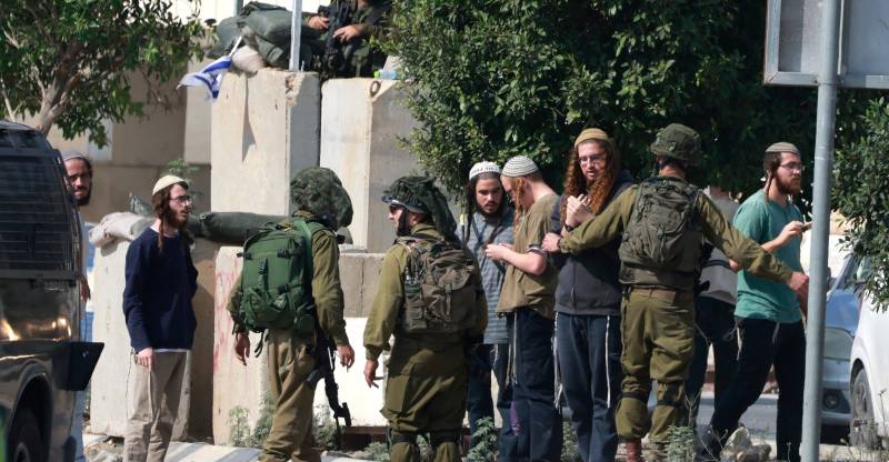 Violent clash between Israelis and Palestinians in West Bank: army
