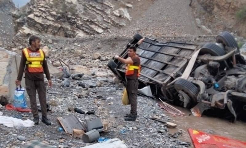 21 injured after Punjab University bus plunges into ravine on return from Naran
