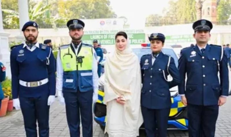 Lahore traffic police to replace uniform again after just one year
