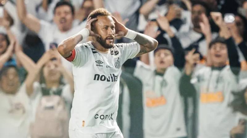 Neymar scores twice and mocks critics on Santos return