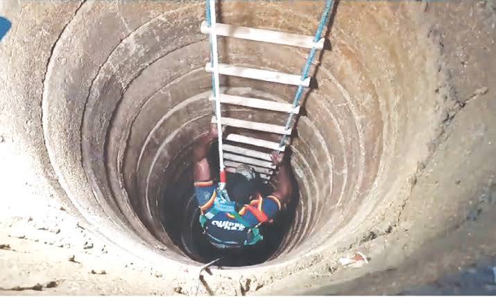 Two WASA workers die in Vehari while clearing sewer manhole
