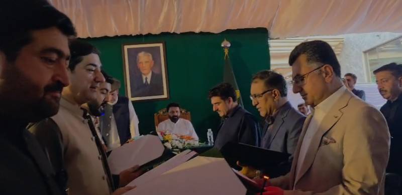 Gilgit-Baltistan govt: Seven out of 12 cabinet members administer oath