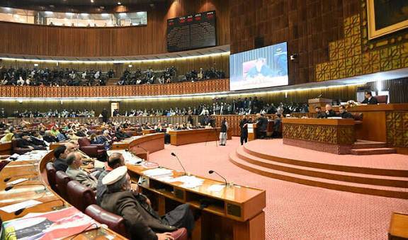 Govt decides to summon NA session on August 7