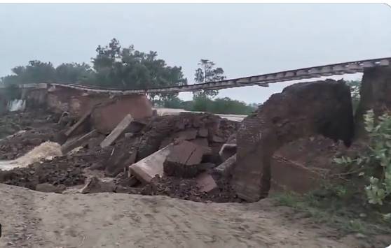 Lahore-Faisalabad train service suspended due to damaged bridge