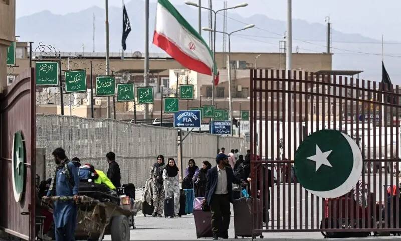 Over 34,000 cross into Pakistan from Iran via Taftan Border