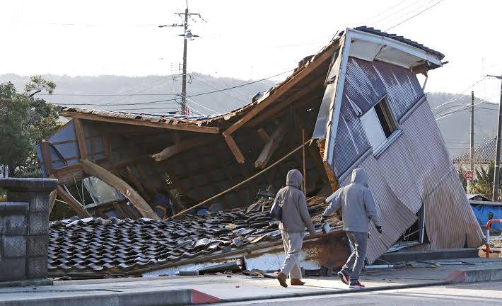 Many feared dead, buildings collapsed as powerful quake rattles Japan