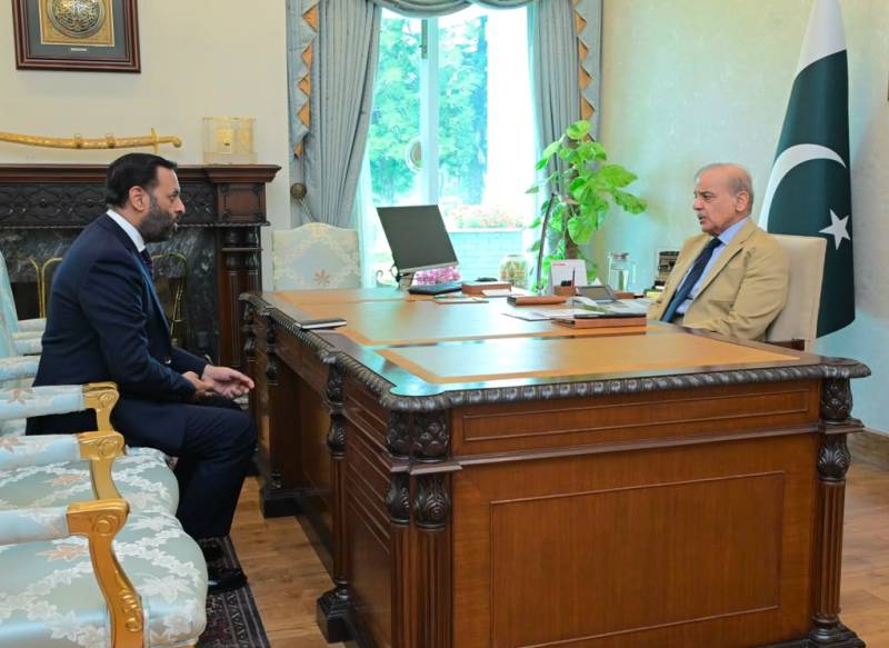 Health minister briefs PM on ongoing projects