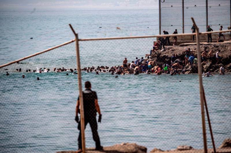 Italy says Spain should be suspended from Schengen zone