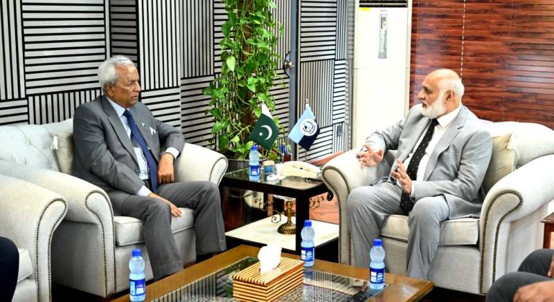 Sindh governor, HEC chairman discuss strengthening universities