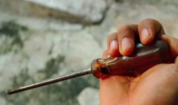 Man kills two women, injures girls with screwdriver in Lahore domestic dispute