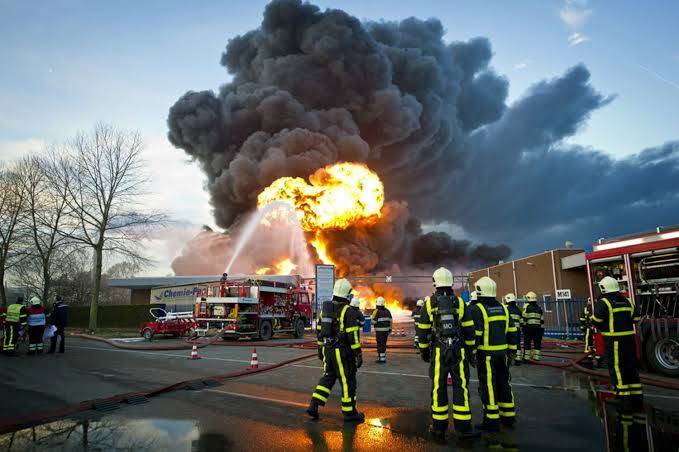 Fire crews tame Rotterdam waste plant blaze