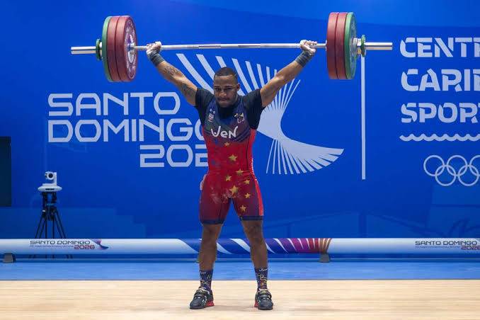 Olympic weightlifter hoists debris for Venezuela earthquake recovery