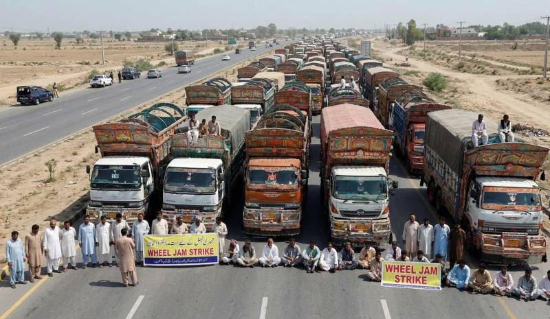 Govt, goods transporters begin talks as strike enters 3rd day 