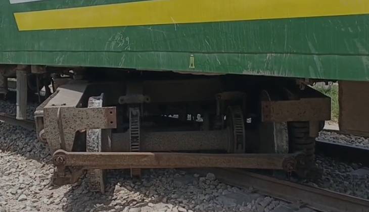 DVM train carrying defective coaches derails near Ghotki