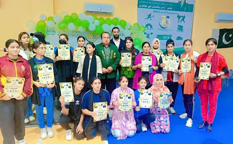 Amna Babar named best powerlifter at Punjab Independence Day championship