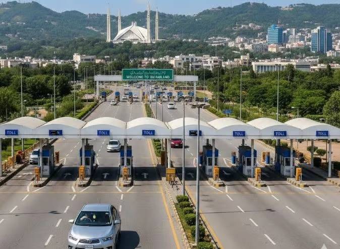 Heavy vehicles' entry into Islamabad, Rawalpindi banned ahead of Aug 14