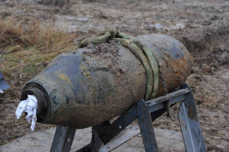Afghan finds 500-kg Soviet bomb in garden: police
