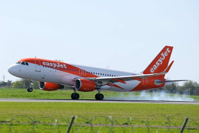 easyJet strike sees 100 French flights cancelled