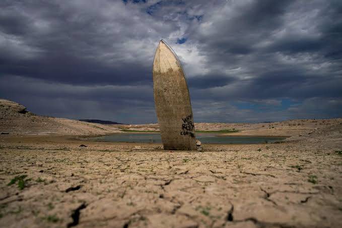 Two largest US reservoirs hit record lows amid western drought