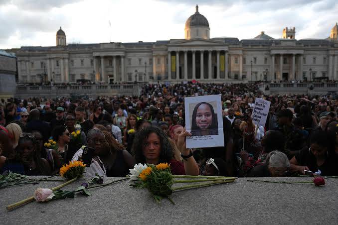 Thousands mourn dead black academic in London vigil