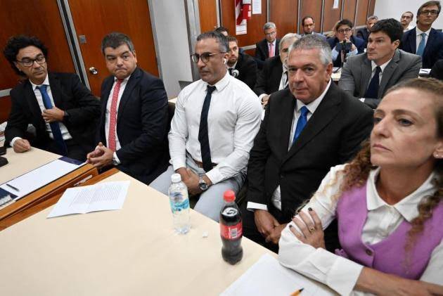 Maradona's doctors missed renal red flag, court hears