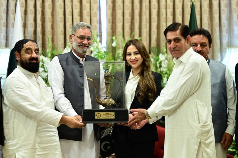 US, KP govt officials discuss cooperation in key sectors
