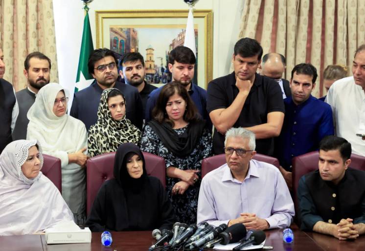 PTI slams govt for 'dodging' Supreme Court order on Imran Khan