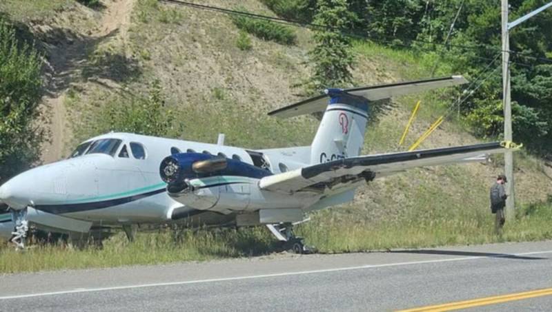 One dead after Canada plane hits car