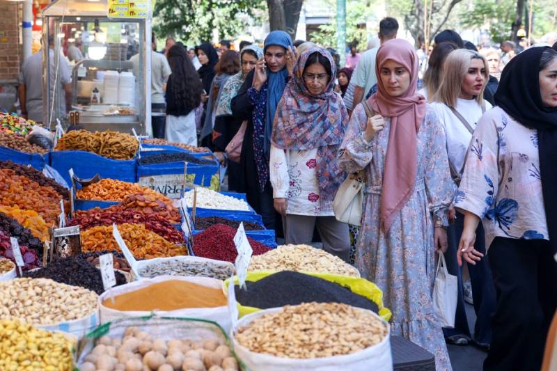 Iran central bank chief says currency weakness 'temporary'