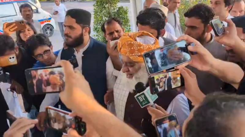 PTI, opposition parties discuss joint strategy as Fazl joins meeting