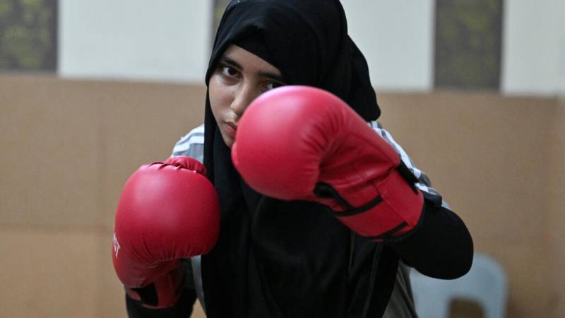 Pakistan's girls fight for their place in the boxing ring