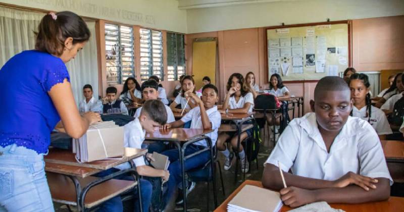Cuba says schools to reopen next week, despite energy crisis